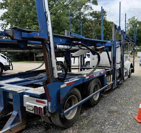 2014 Peterbilt 365 Car Hauler - Image 4