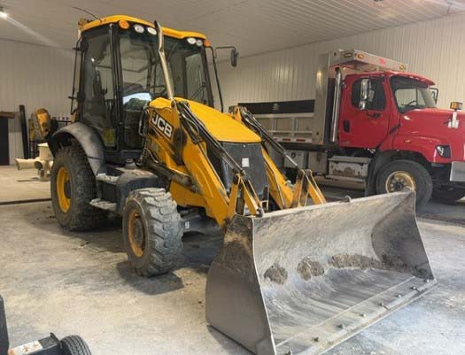 2015 JCB 3CX Backhoe