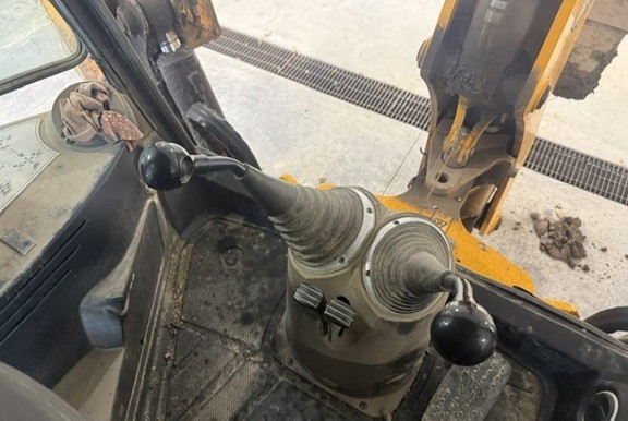 2015 JCB 3CX Backhoe - Image 12
