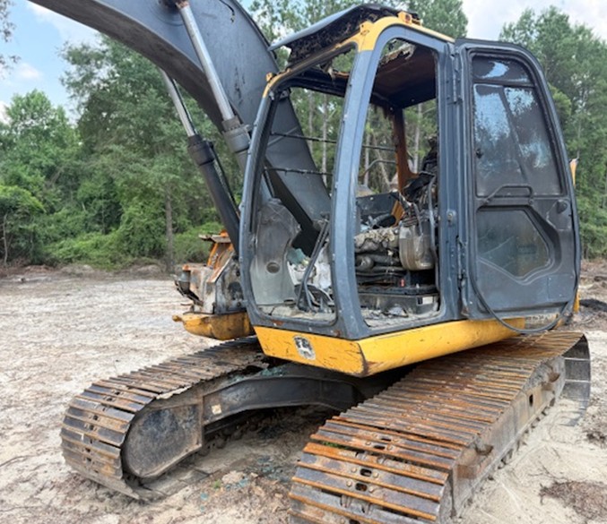 2015 John Deere 135G Excavator - Image 2
