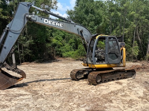 2015 John Deere 135G Excavator - Image 4