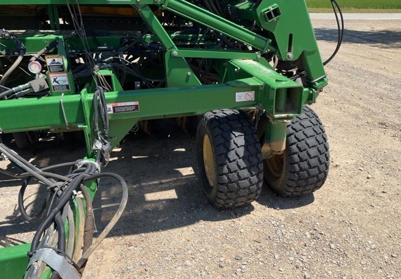 2015 John Deere 1990D Air Tool - Image 10