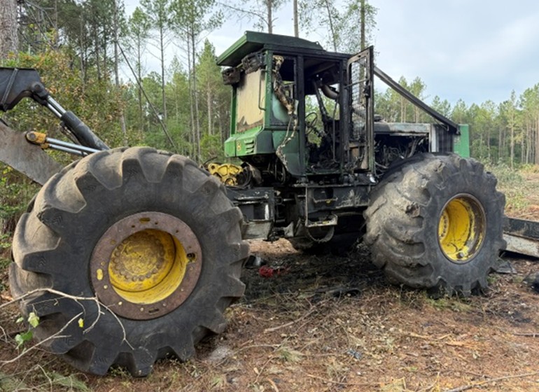 2015 John Deere 848H Skidder - Image 2