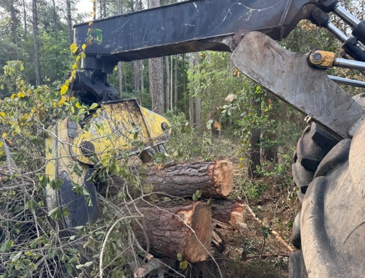 2015 John Deere 848H Skidder - Image 4