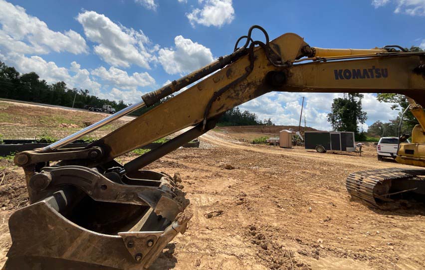 2015 Komatsu PC210LC-10 Excavator - Image 3