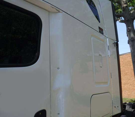 2016 Freightliner Cascadia Evolution - Image 6