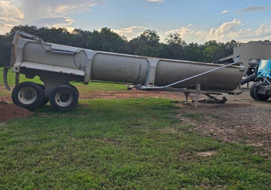 2017 4T Half Round Dump Trailer - Image 2