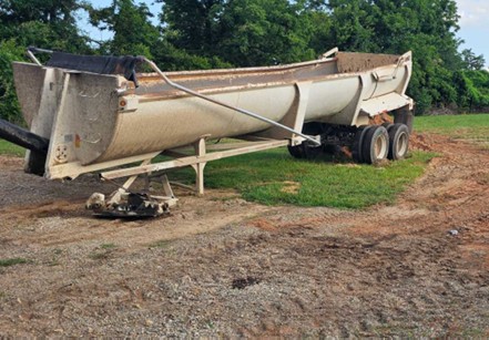 2017 4T Half Round Dump Trailer - Image 7