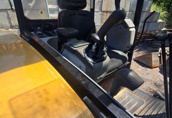 2017 Caterpillar 302.7D CR Excavator - Image 17
