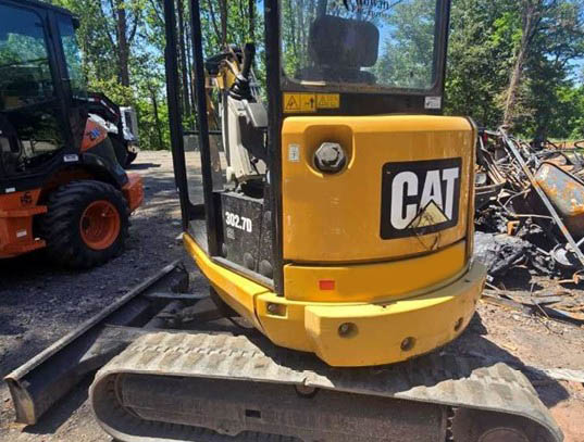 2017 Caterpillar 302.7D CR Excavator - Image 4