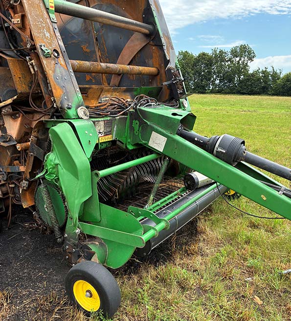 2017 John Deere 560R Round Baler - Image 3