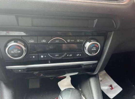 2017 Mazda 6 Touring - Image 27