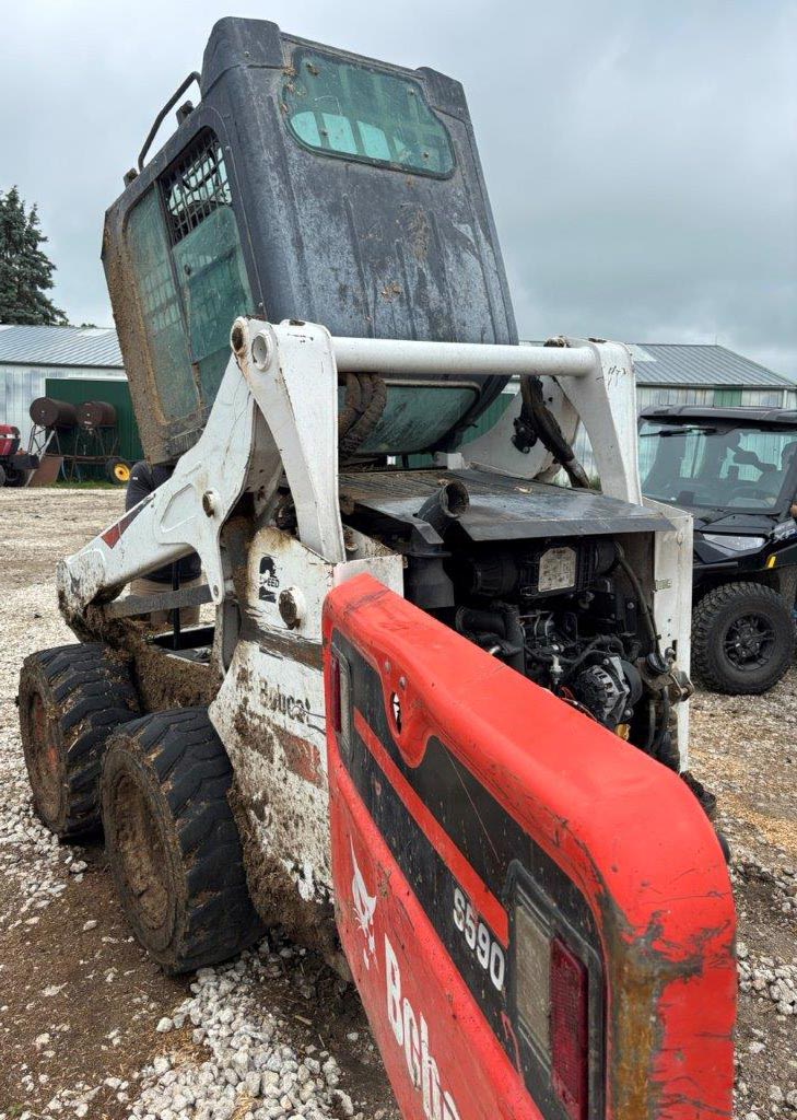 2019 Bobcat S590 Skid Steer - Image 2
