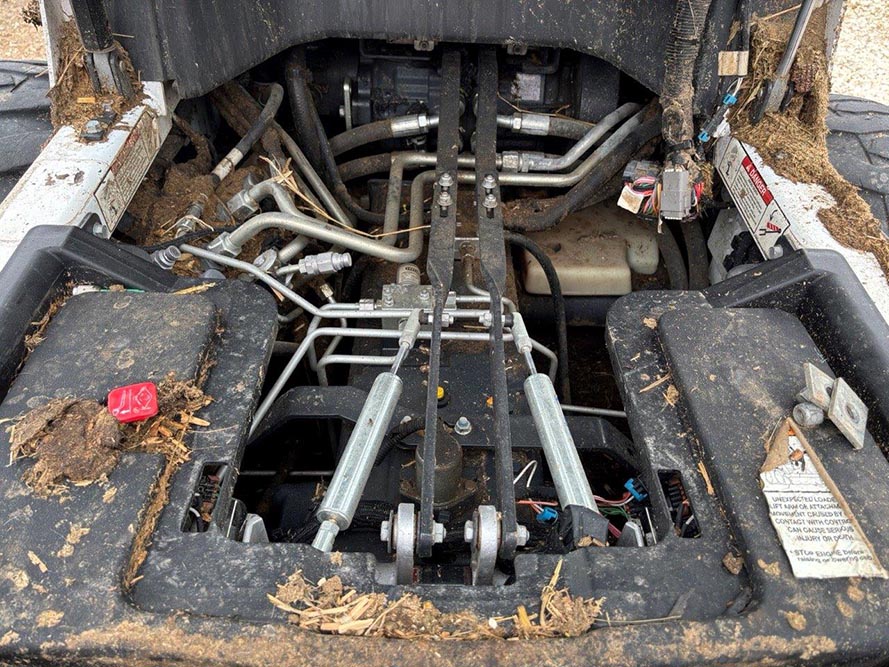 2019 Bobcat S590 Skid Steer - Image 20