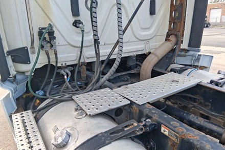2019 Freightliner Cascadia - Image 8