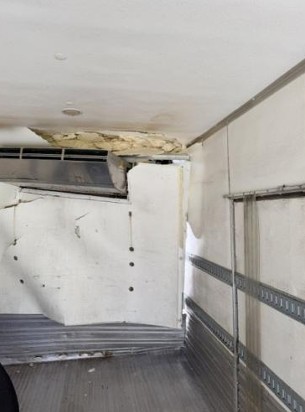 2019 International MV607 Reefer Box Truck - Image 4