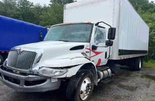2020 International MV607 Box Truck - Image 2