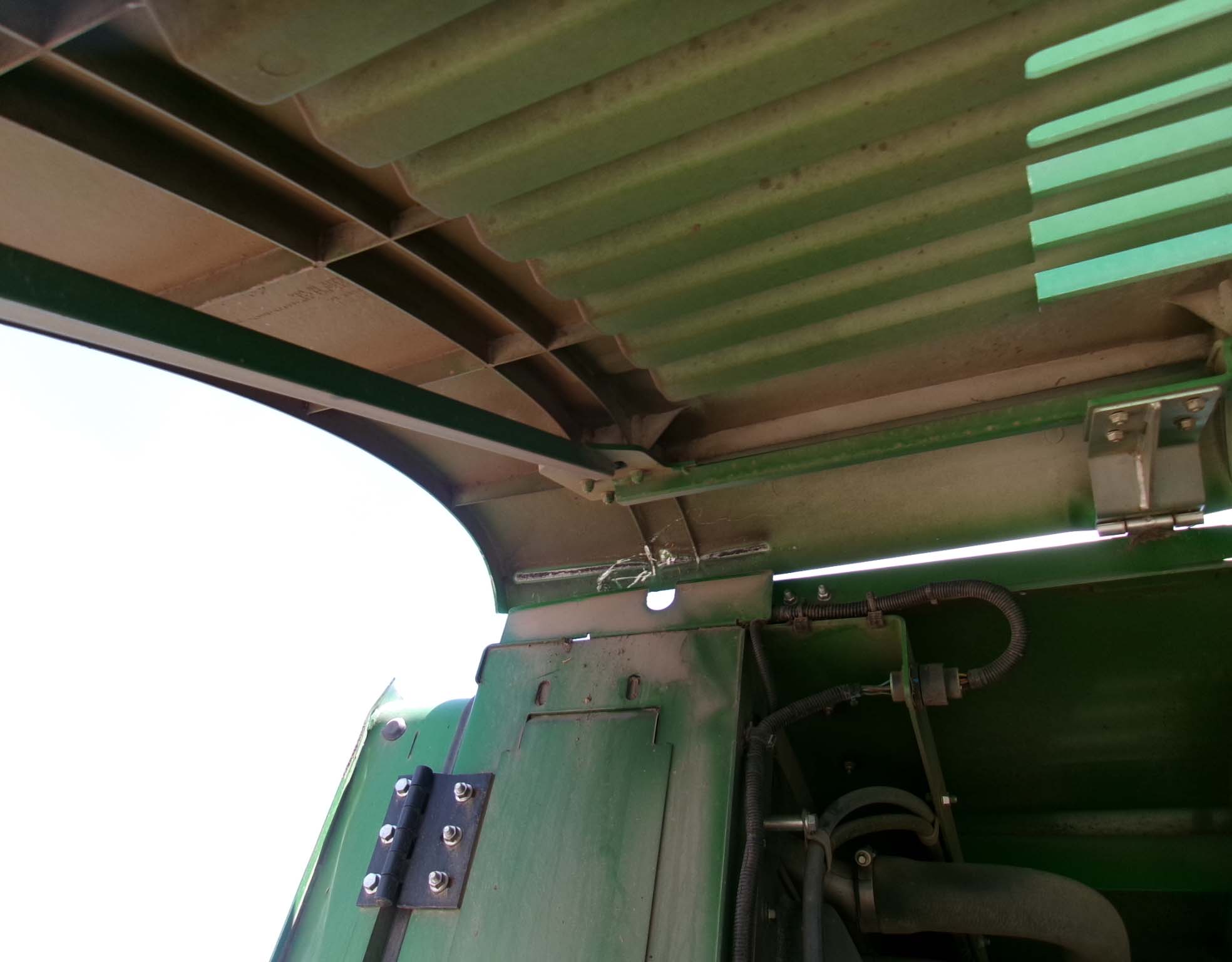 2020 John Deere W235 Swather - Image 4