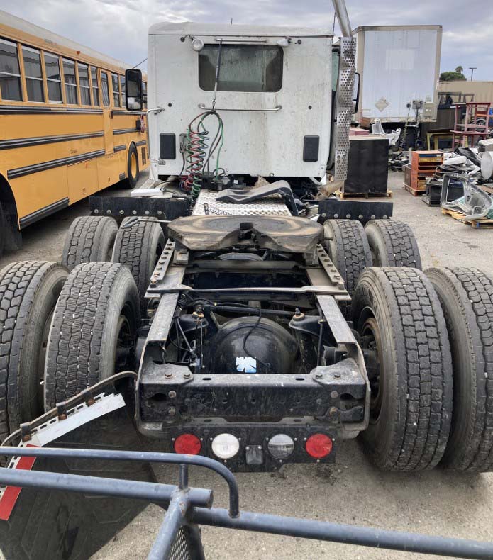 2020 Kenworth T880 Day Cab - Image 3