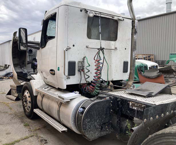 2020 Kenworth T880 Day Cab - Image 4