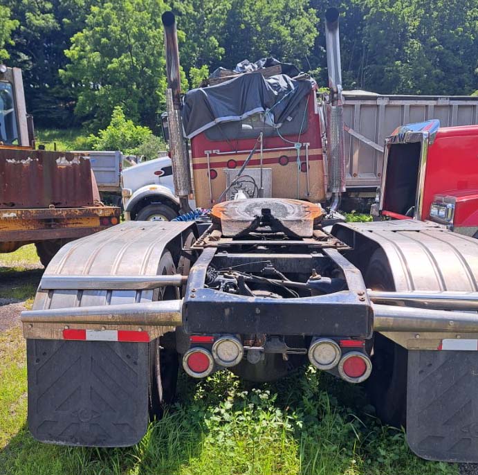 2020 Peterbilt 389 - Image 9