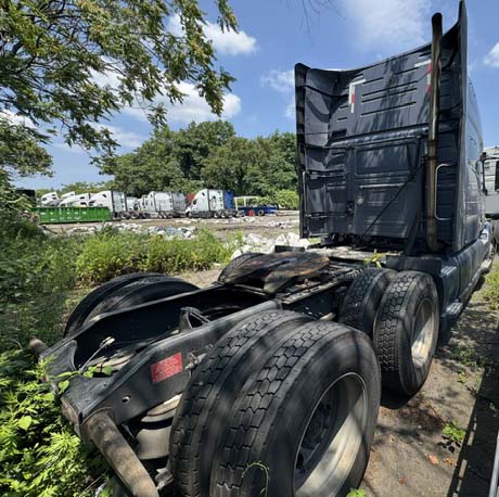 2020 Volvo VNL 760 - Image 3