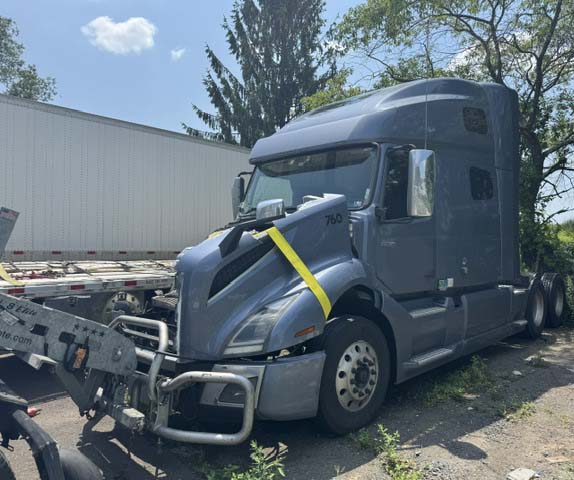 2020 Volvo VNL 760 - Image 4