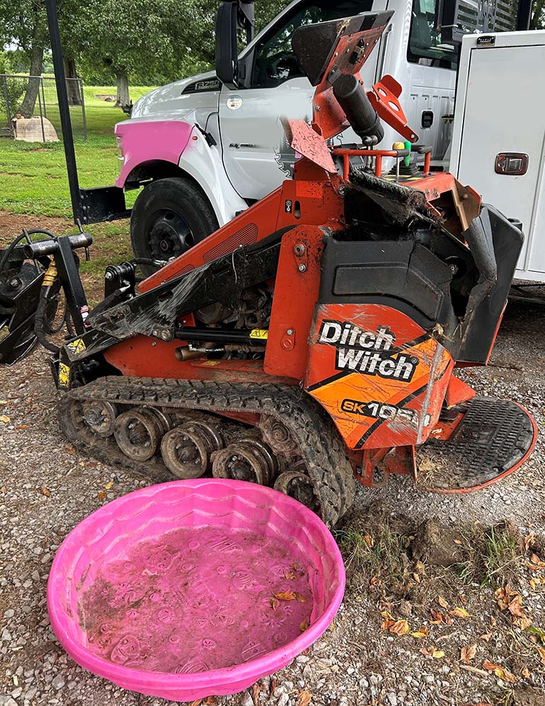2021 Ditch Witch SK 1050 Skid Steer - Image 2