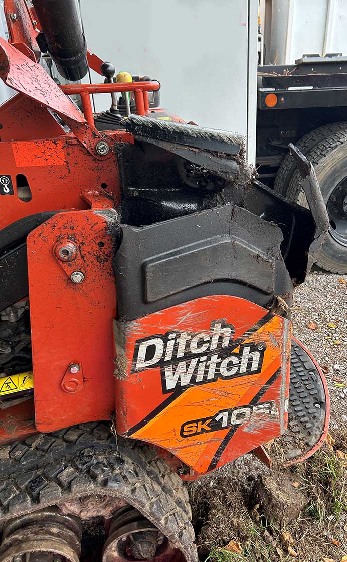 2021 Ditch Witch SK 1050 Skid Steer - Image 3