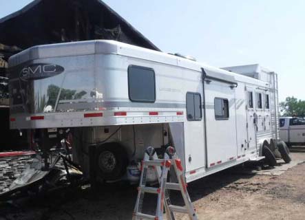 2021 SMC SL8313SSR Horse Trailer