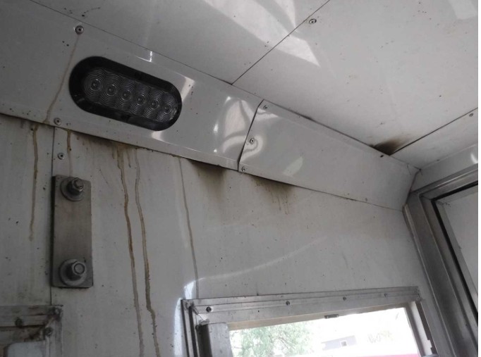 2021 SMC SL8313SSR Horse Trailer - Image 15