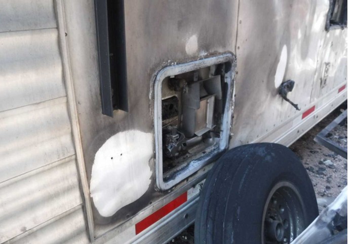 2021 SMC SL8313SSR Horse Trailer - Image 20