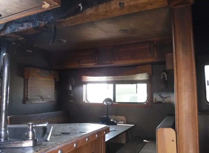 2021 SMC SL8313SSR Horse Trailer - Image 26