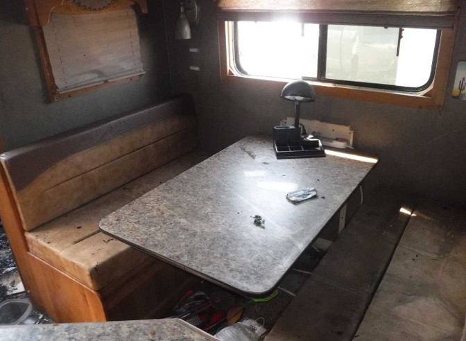 2021 SMC SL8313SSR Horse Trailer - Image 29