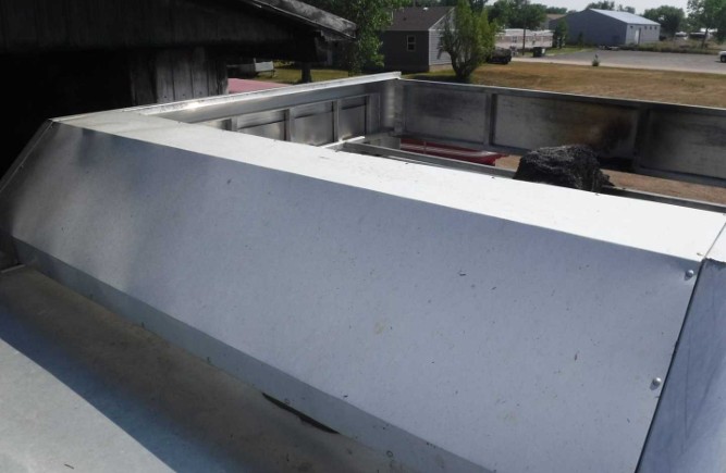2021 SMC SL8313SSR Horse Trailer - Image 38
