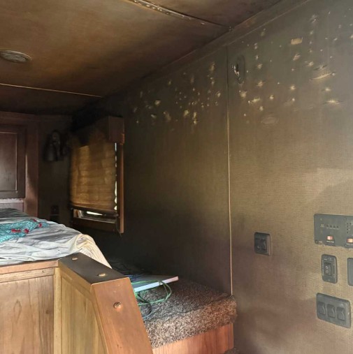 2021 SMC SL8313SSR Horse Trailer - Image 41