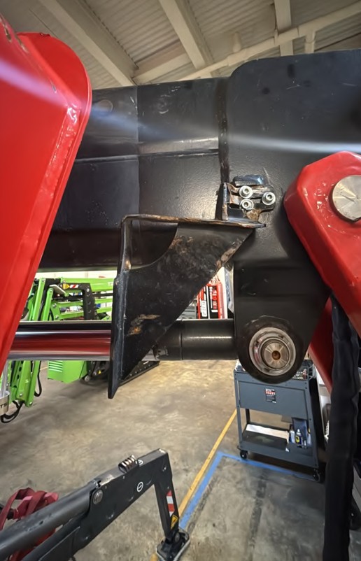2022 Platform Basket ArborPro 72 Trac Lift - Image 10