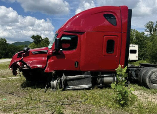 2022 Freightliner Cascadia - Image 2