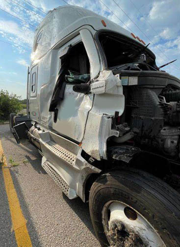2022 Freightliner Cascadia - Image 3