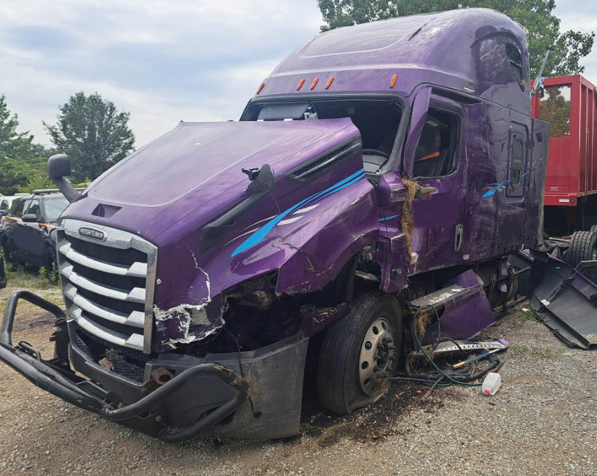 2022 Freightliner Cascadia - Image 3