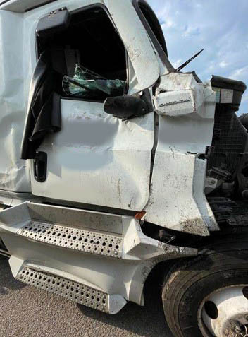 2022 Freightliner Cascadia - Image 4