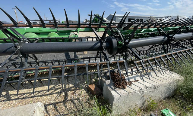 2022 John Deere HD50R Header and Trailer