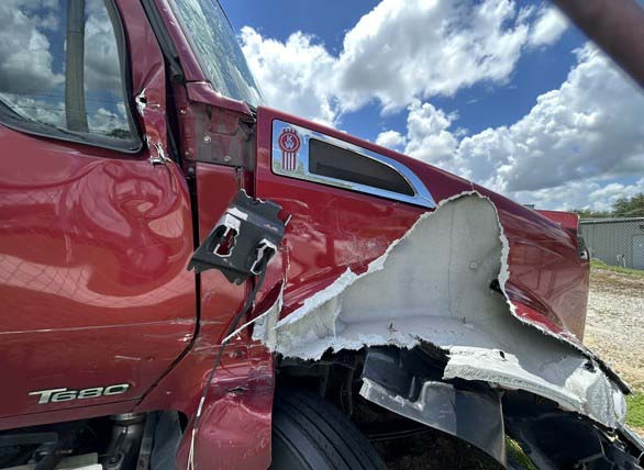 2022 Kenworth T680 - Image 15
