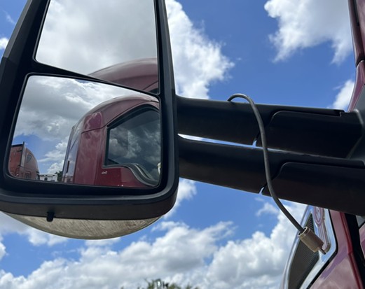 2022 Kenworth T680 - Image 17