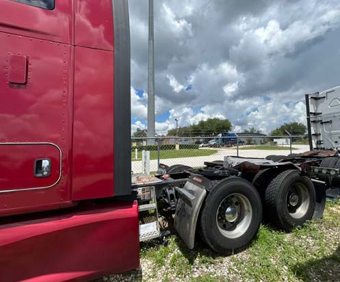 2022 Kenworth T680 - Image 19
