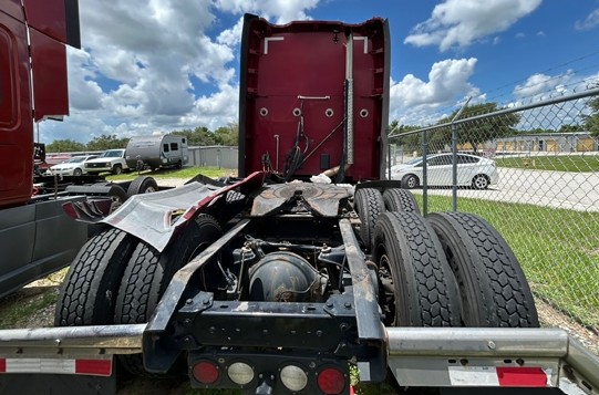2022 Kenworth T680 - Image 3