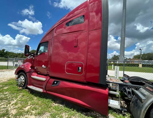 2022 Kenworth T680 - Image 4