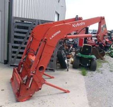 2022 Kubota M6-131 Tractor - Image 14