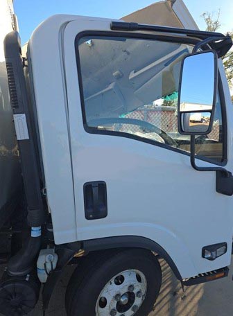 2023 Chevrolet LCF 4500 Box Truck - Image 7