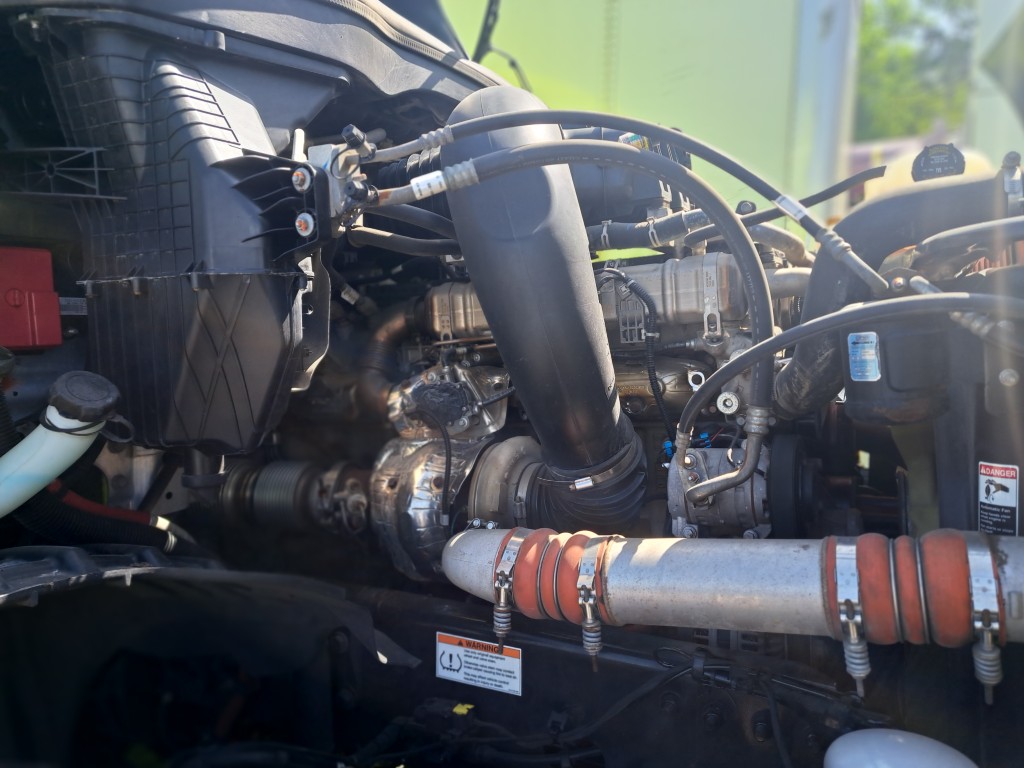 2023 Freightliner Cascadia - Image 23